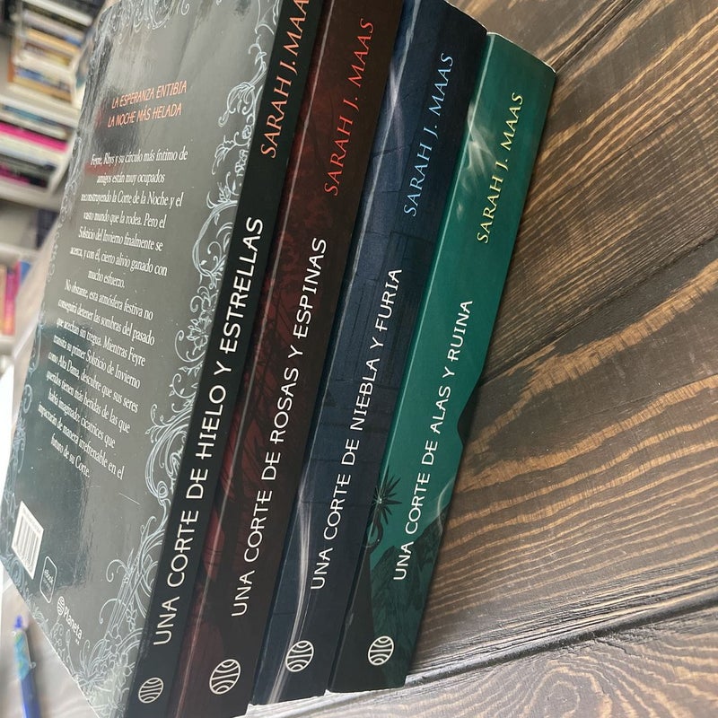 Spanish language set of Sarah J. Maas Books OOP covers
