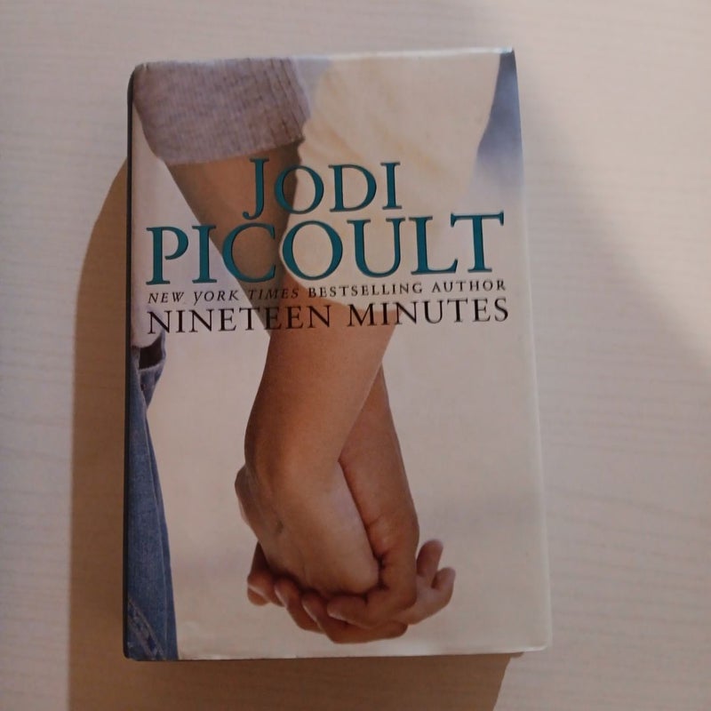 Jodi Picoult 4 book bundle