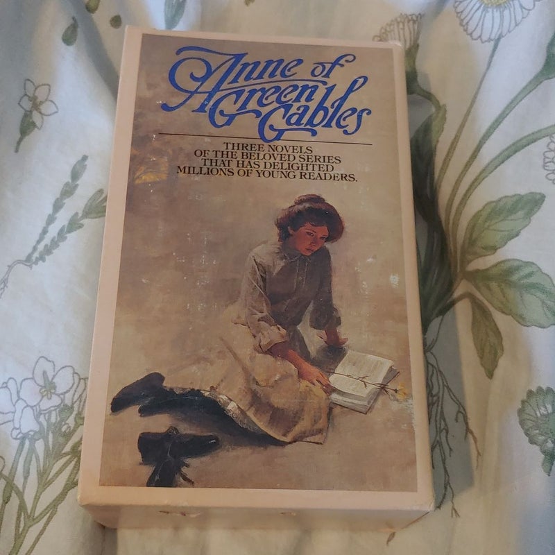 Boxed Set - Anne of Green Gables, Anne of Avonlea, Anne of the Island