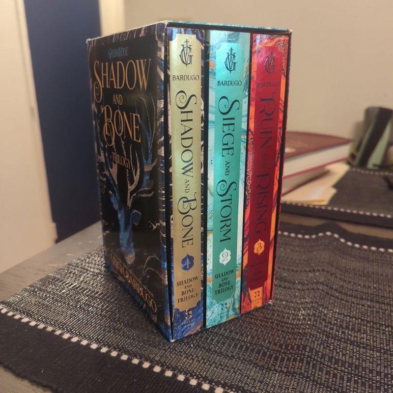 The Shadow and Bone Trilogy Boxed Set