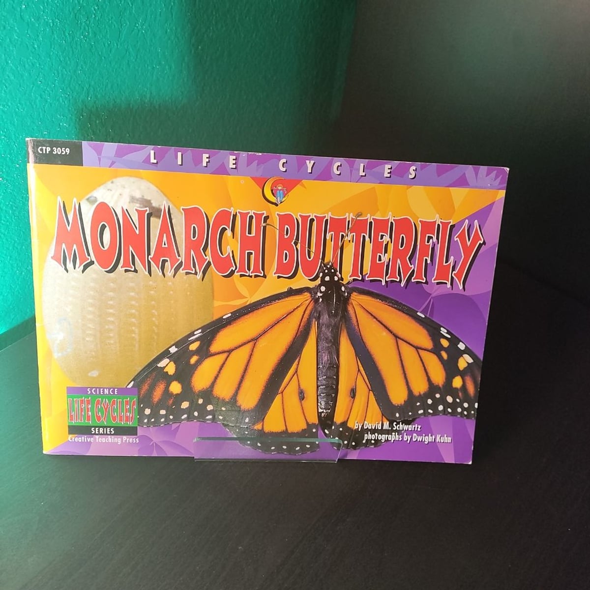 Monarch Butterfly by David M. Schwartz, Dwight Kuhn, Paperback Pangobooks
