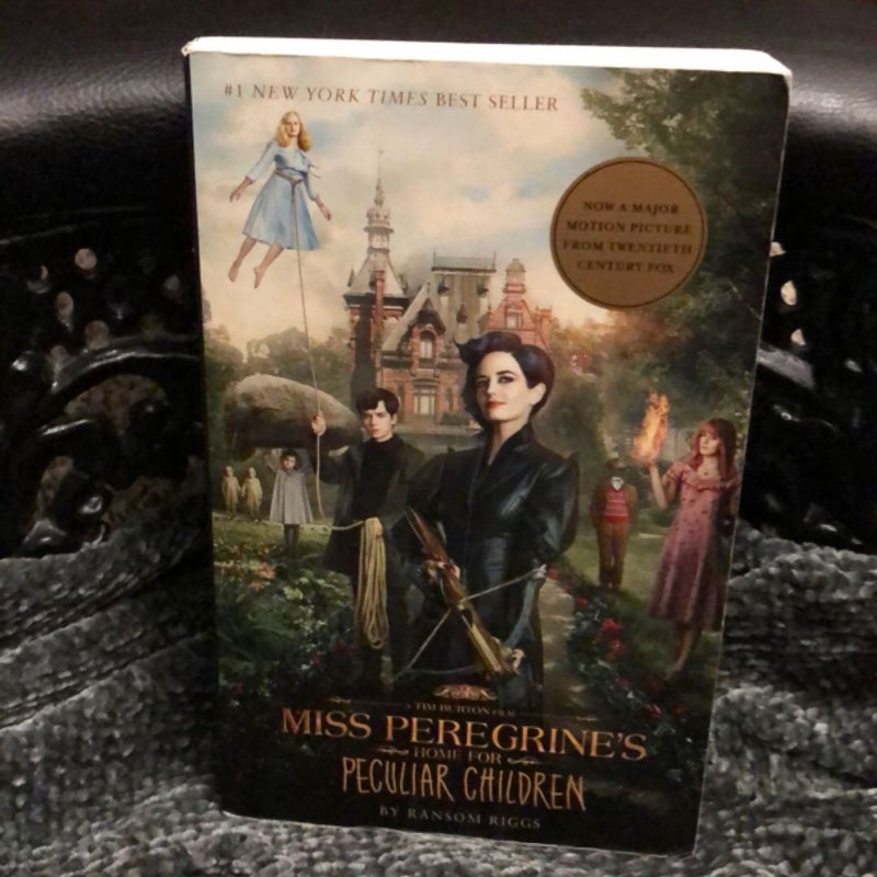 Miss Peregrine's Home for Peculiar Children (Movie Tie-In Edition)