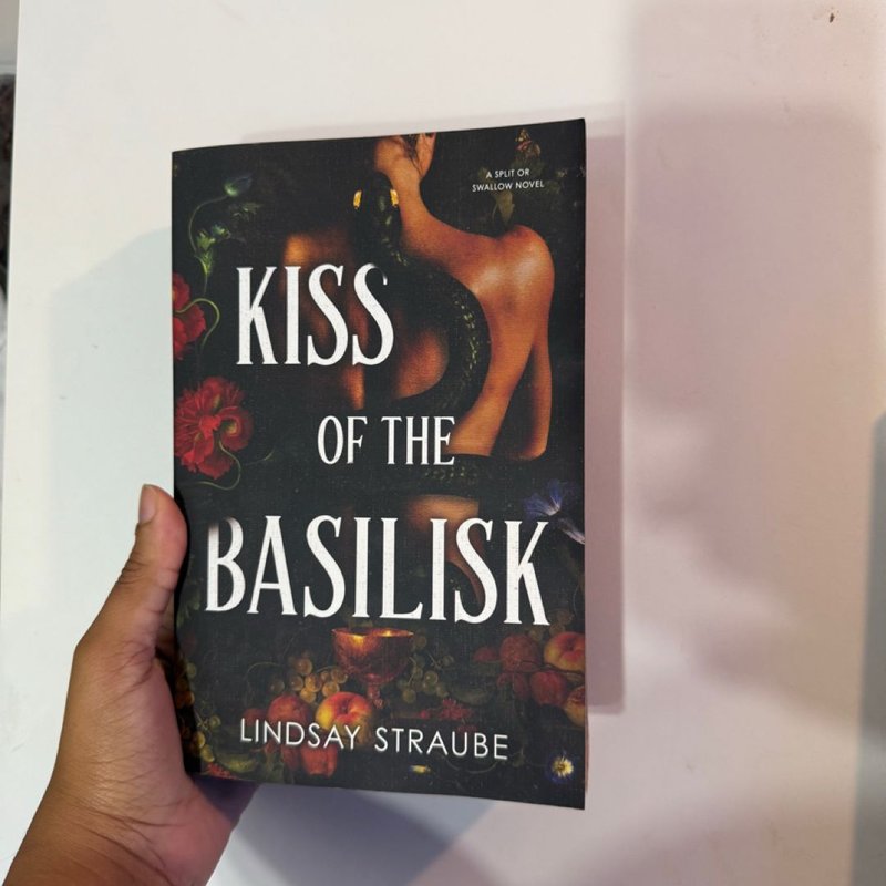 Kiss of the Basilisk (Deluxe Edition) by Lindsay Straube, Paperback