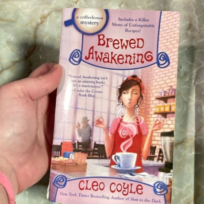 Coffeehouse Cozy Mystery Book Bundle: 6 Cleo Coyle Books