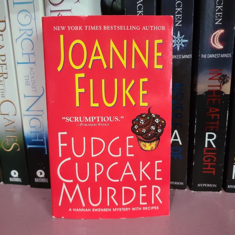Fudge Cupcake Murder