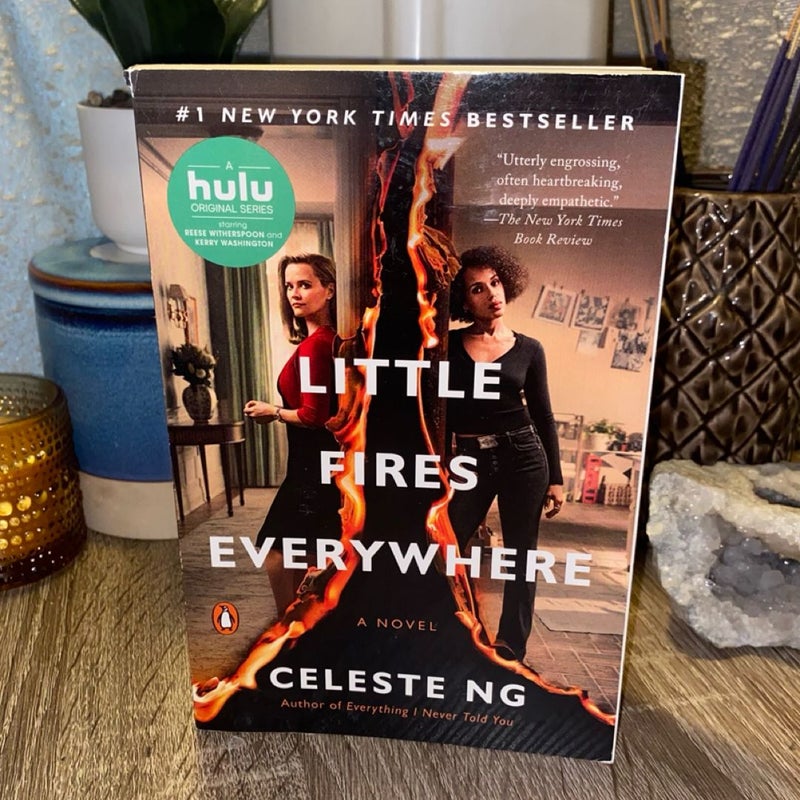 Little Fires Everywhere (Movie Tie-In)