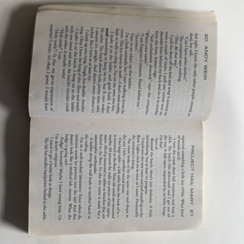 Project Hail Mary (Large Print, First Edition)