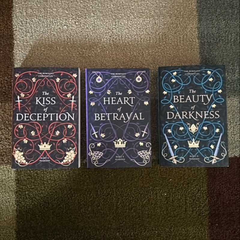 The Remnant Chronicles (UK Edition)