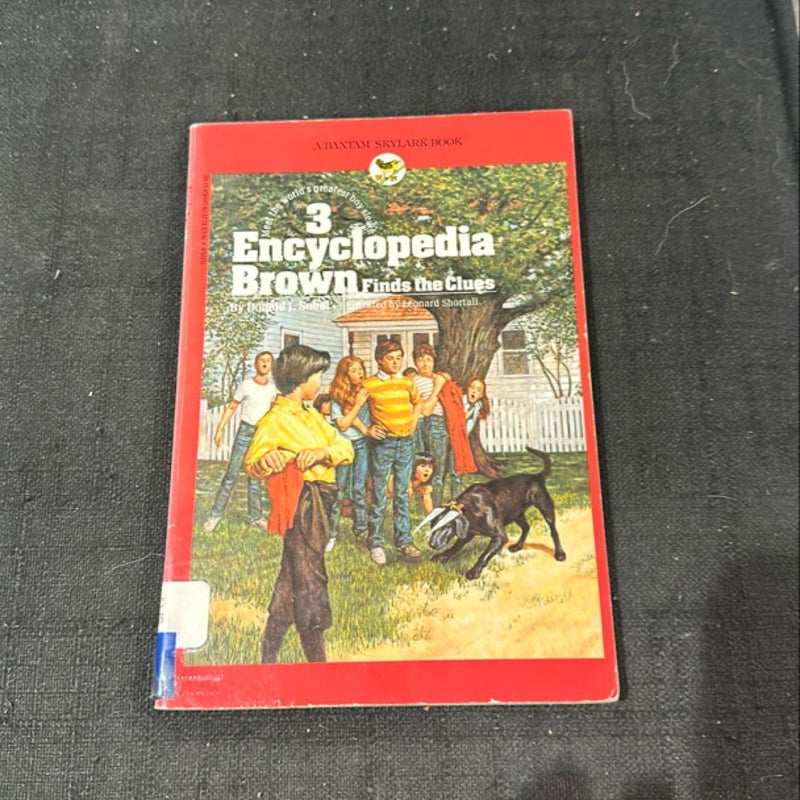 Encyclopedia Brown Finds the Clues