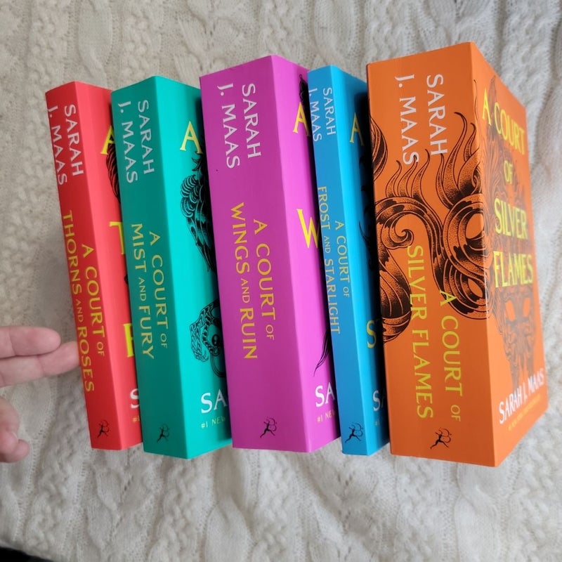 A Court of Thorns and Roses; A Court of Wings and Ruin; A Court of Mist and Fury; A Court of Frost and Starlight; A Court of Silver Flames Boxset