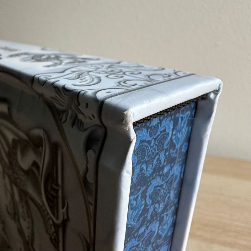 Fourth Wing - SIGNED Bookish Box Exclusive Edition