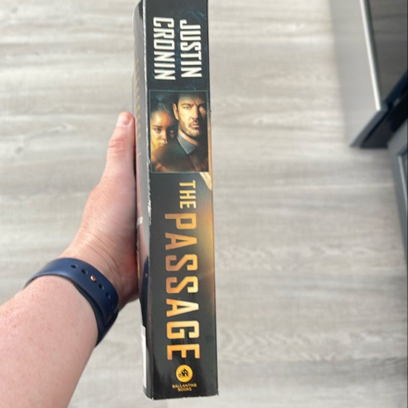 The Passage (TV Tie-In Edition)