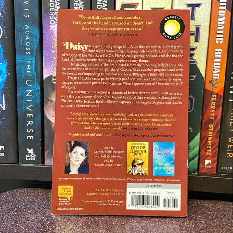 Daisy Jones and the Six (TV Tie-In Edition)