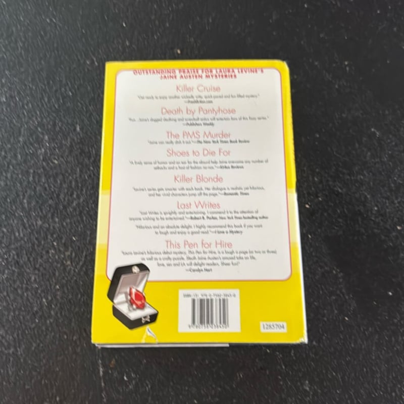 Death of a Trophy Wife by , Hardcover | Pangobooks