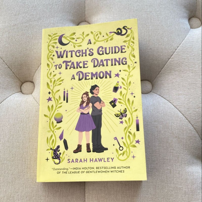 A Witch's Guide to Fake Dating a Demon