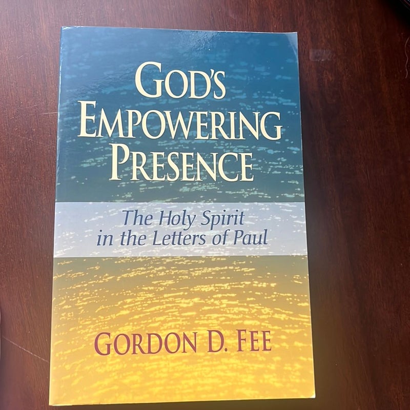 洋書GordonD. Fee God's Empowering Presence God's Empowering Presence: The Holy Spirit in the by Gordon