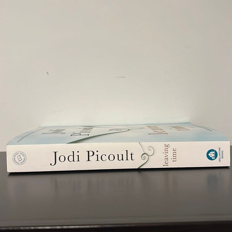Leaving Time (with Bonus Novella Larger Than Life)