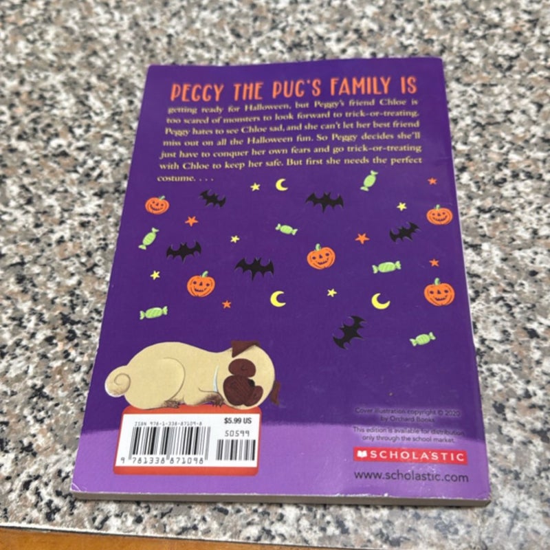 The pug who wanted to be a pumpkin