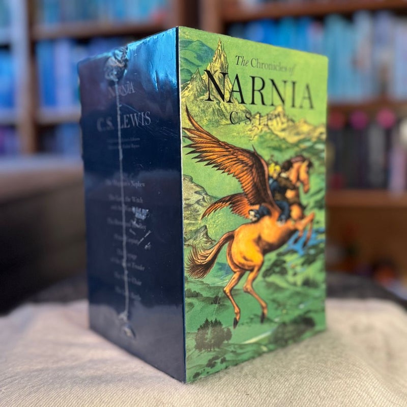 The Chronicles of Narnia Full-Color Paperback 7-Book Box Set