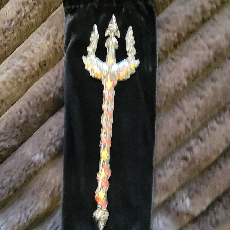 Illumicrate The Poppy War Atlan's Trident Replica