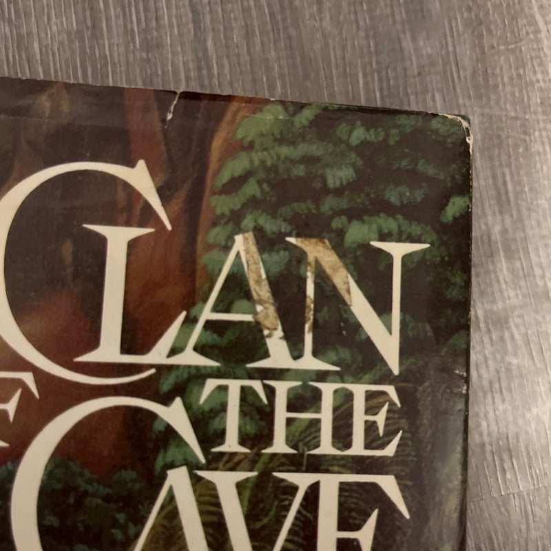 Vintage Clan Of The Cave Bear Jean M Auel Earths Children Book Hardcover 1980