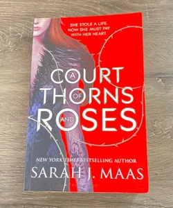 A Court of Thorns and Roses UK cover oop