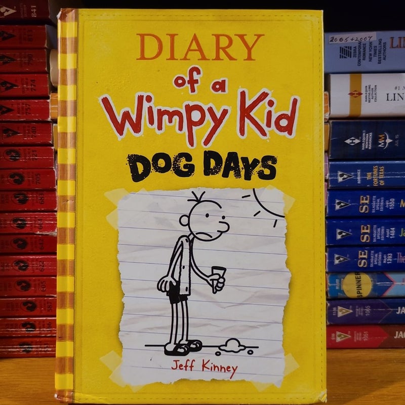Dog Days (Diary of a Wimpy Kid, Book 4)