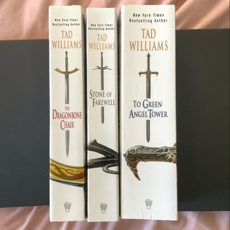 The Dragonbone Chair (memory sorrow and thorn trilogy)