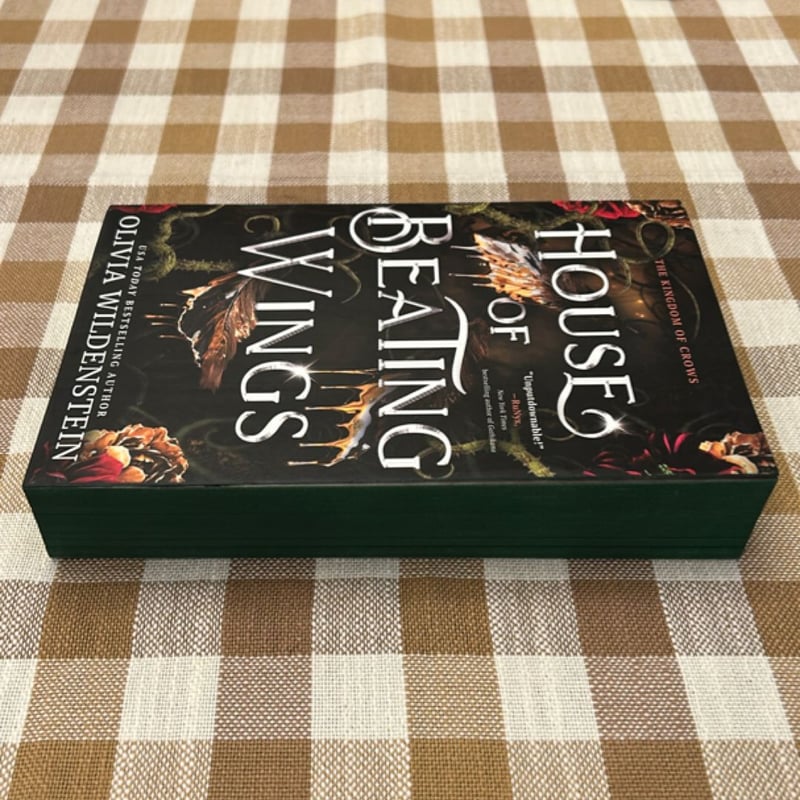 House of Beating Wings by Olivia Wildenstein, Paperback Pangobooks