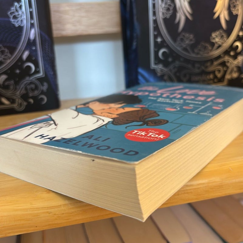 The Love Hypothesis (*UK Edition bought in India, Read Description*)