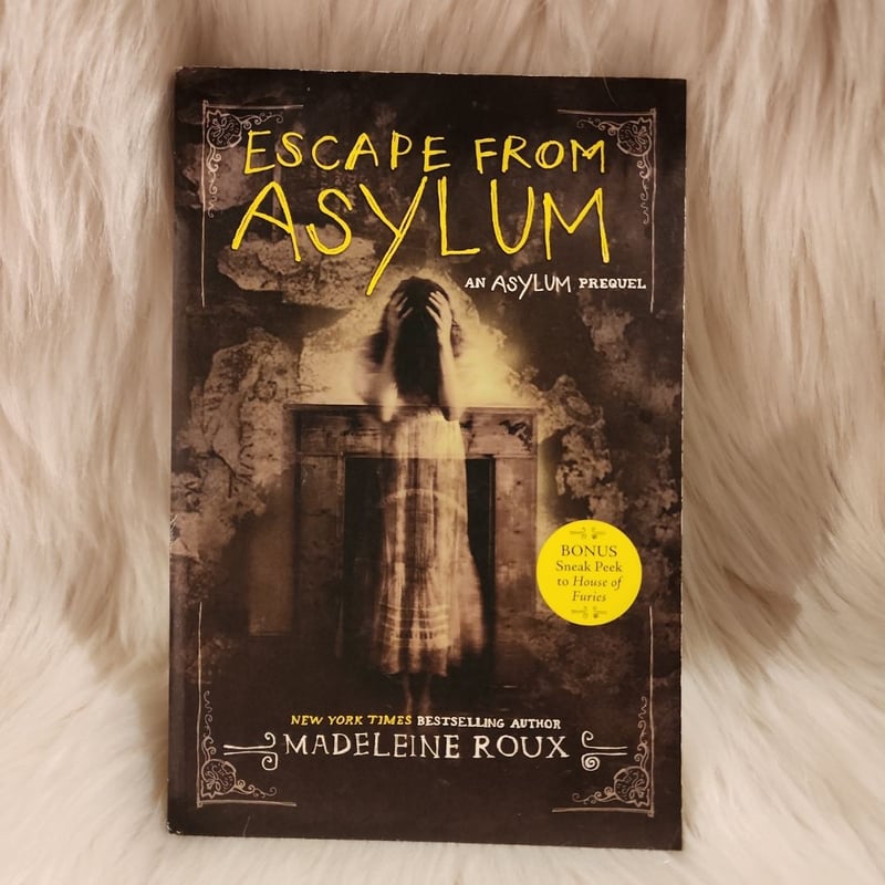 Escape from Asylum by Madeleine Roux, Paperback | Pangobooks