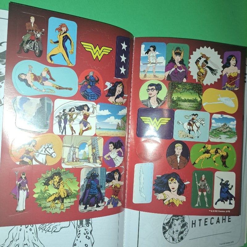 Wonder Woman Coloring Book w/ Mask