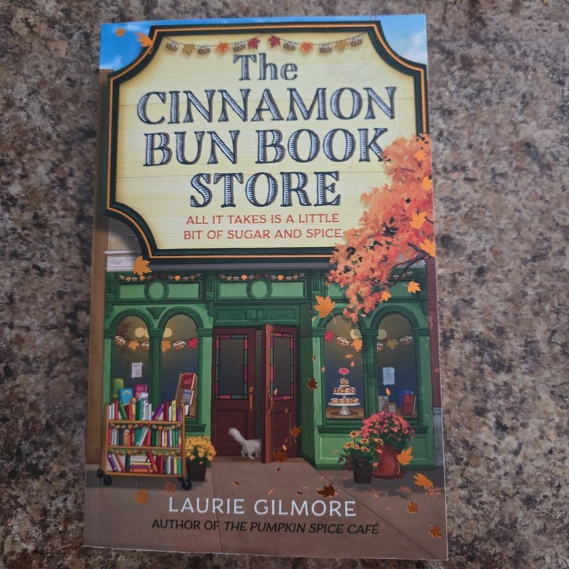 The Cinnamon Bun Book Store (Dream Harbor, Book 2)