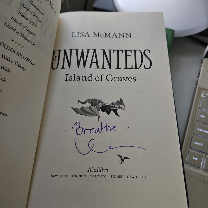 Signed The Unwanteds: Island of Graves