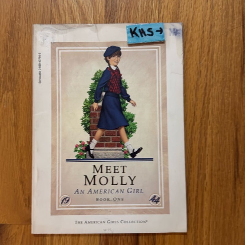 Meet Molly : an American Girl : 1944