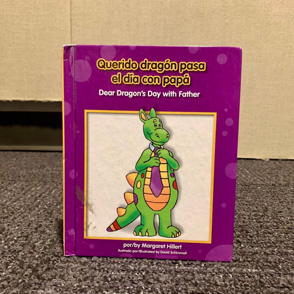 Dear Dragon's Day with Father (Querido Dragon Pasa el Dia con Papa) by ...