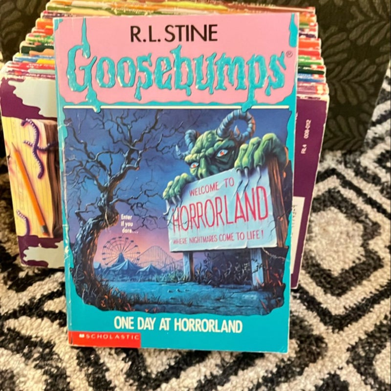 Goosebumps 16 Book Lot