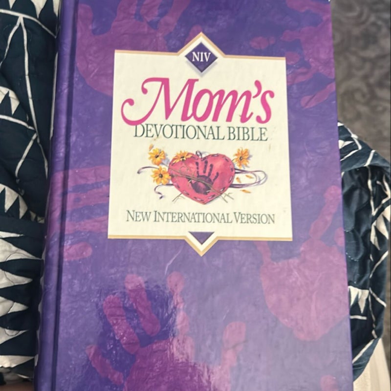 Mom’s Devotional Bible 