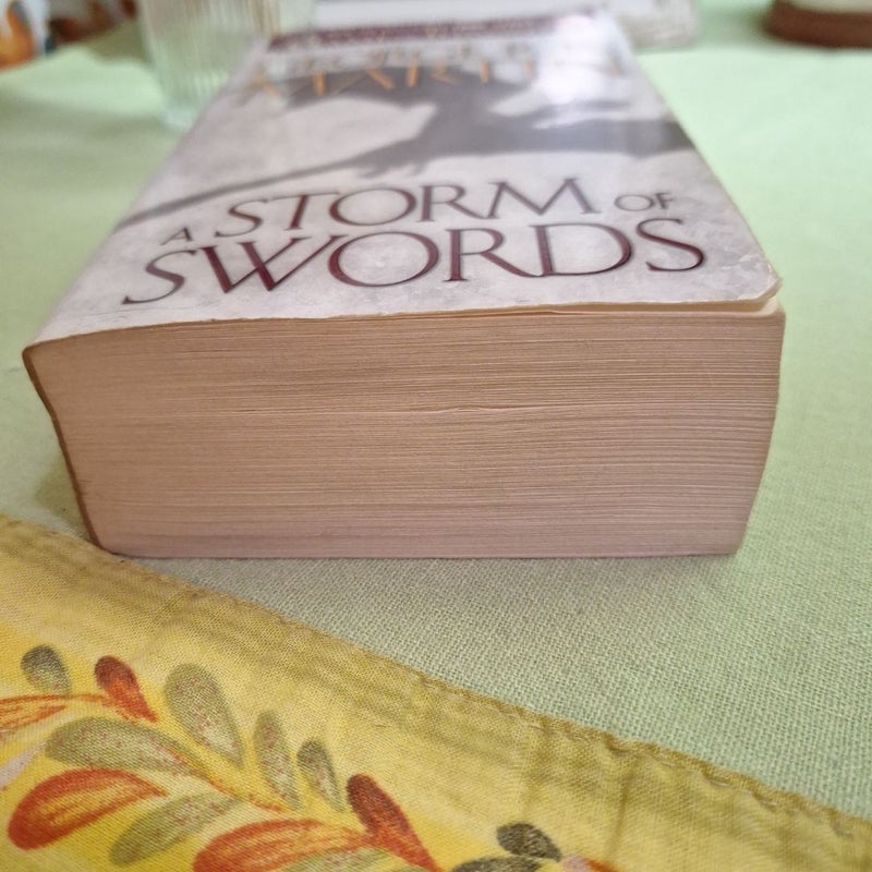 A Storm of Swords (HBO Tie-In Edition): a Song of Ice and Fire: Book Three