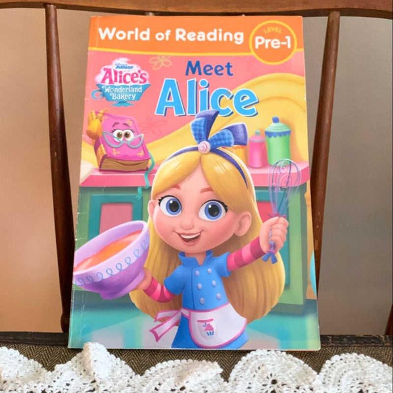 World of Reading: Alice's Wonderland Bakery: Meet Alice