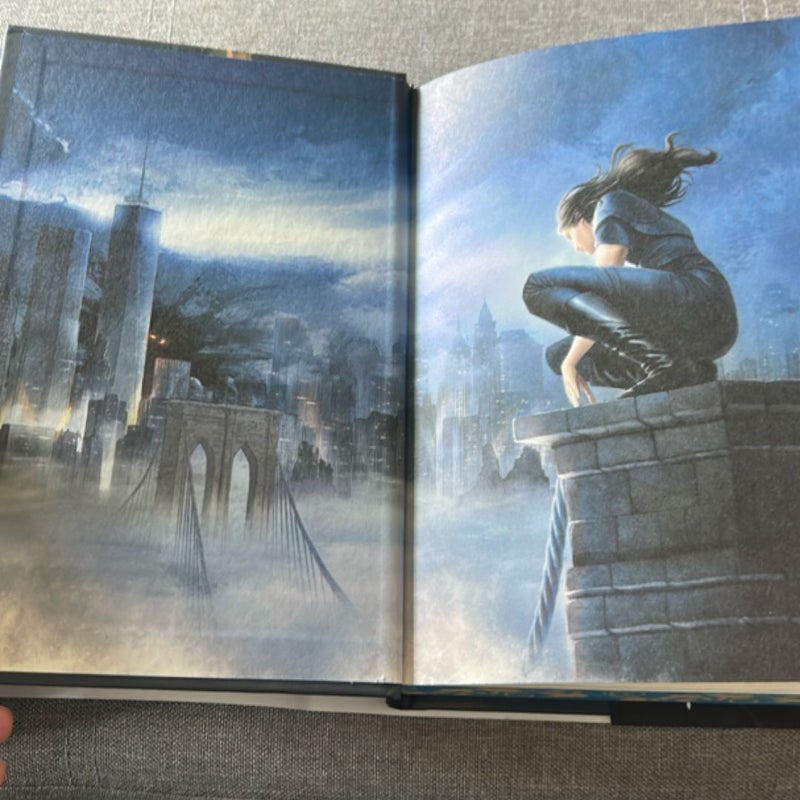 The Wren in the Holly Library (Deluxe Limited Edition)
