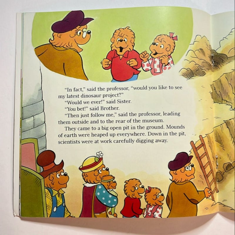 The Berenstain Bears' Dinosaur Dig