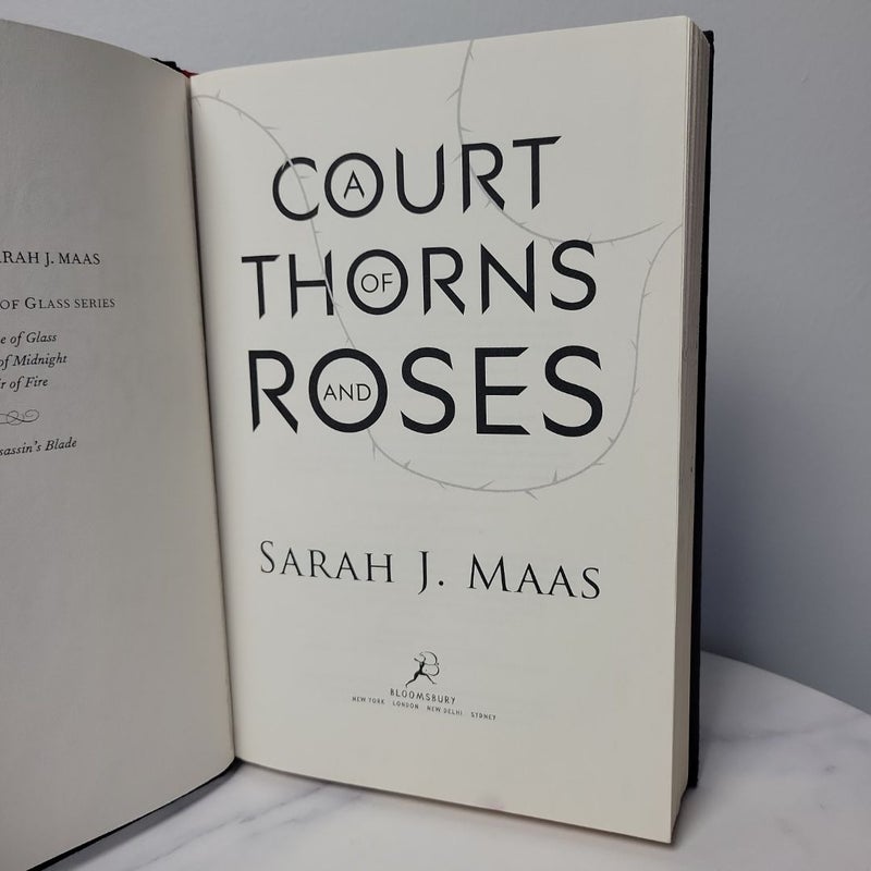 A Court of Thorns and Roses | OOP HARDCOVER (Missing Dust Jacket)