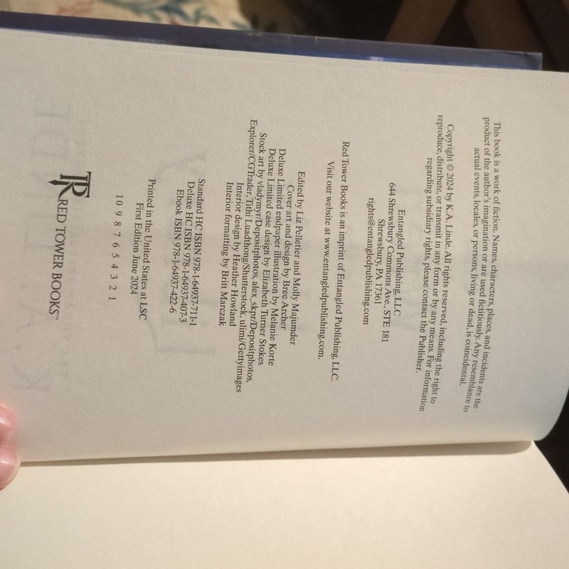 The Wren in the Holly Library (Deluxe Limited Edition)