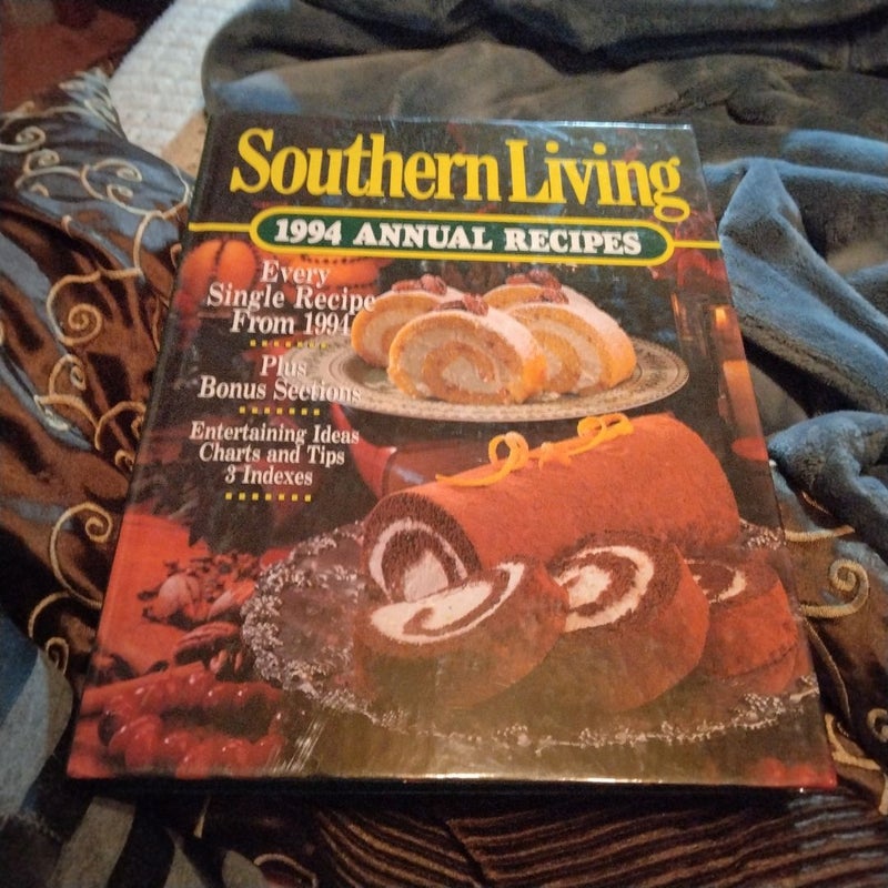 Bundle of 4 Taste of Home and Southern Living Cookbooks
