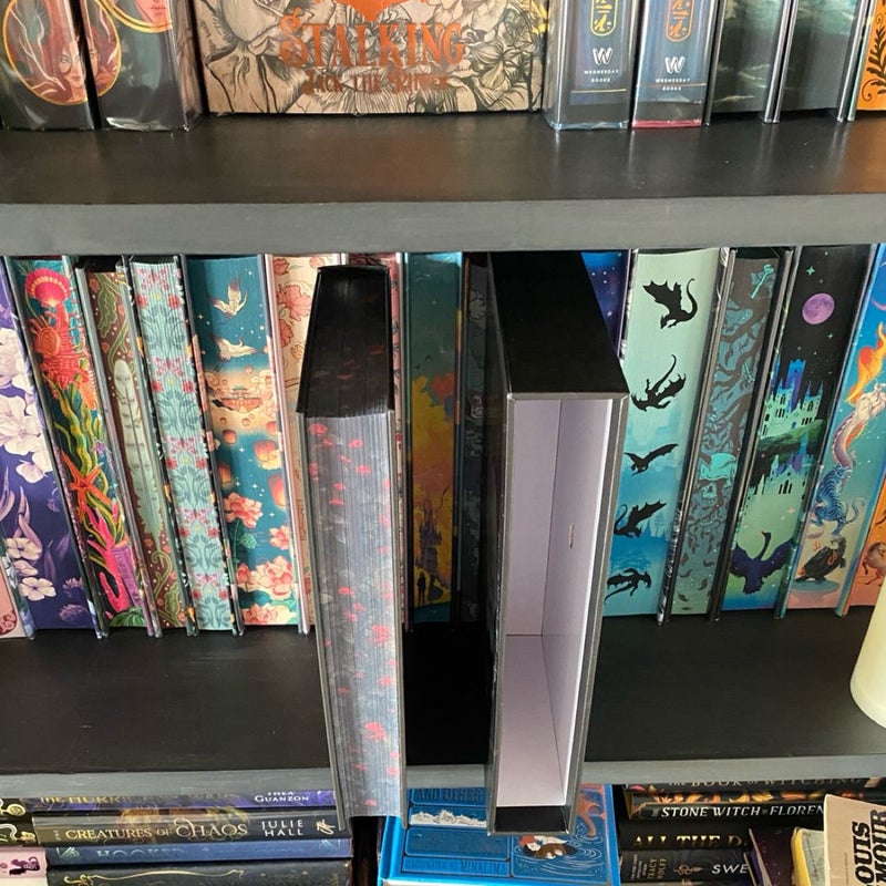 Litjoy Crate Signed & Special Edition of Heartless by Marissa Meyer