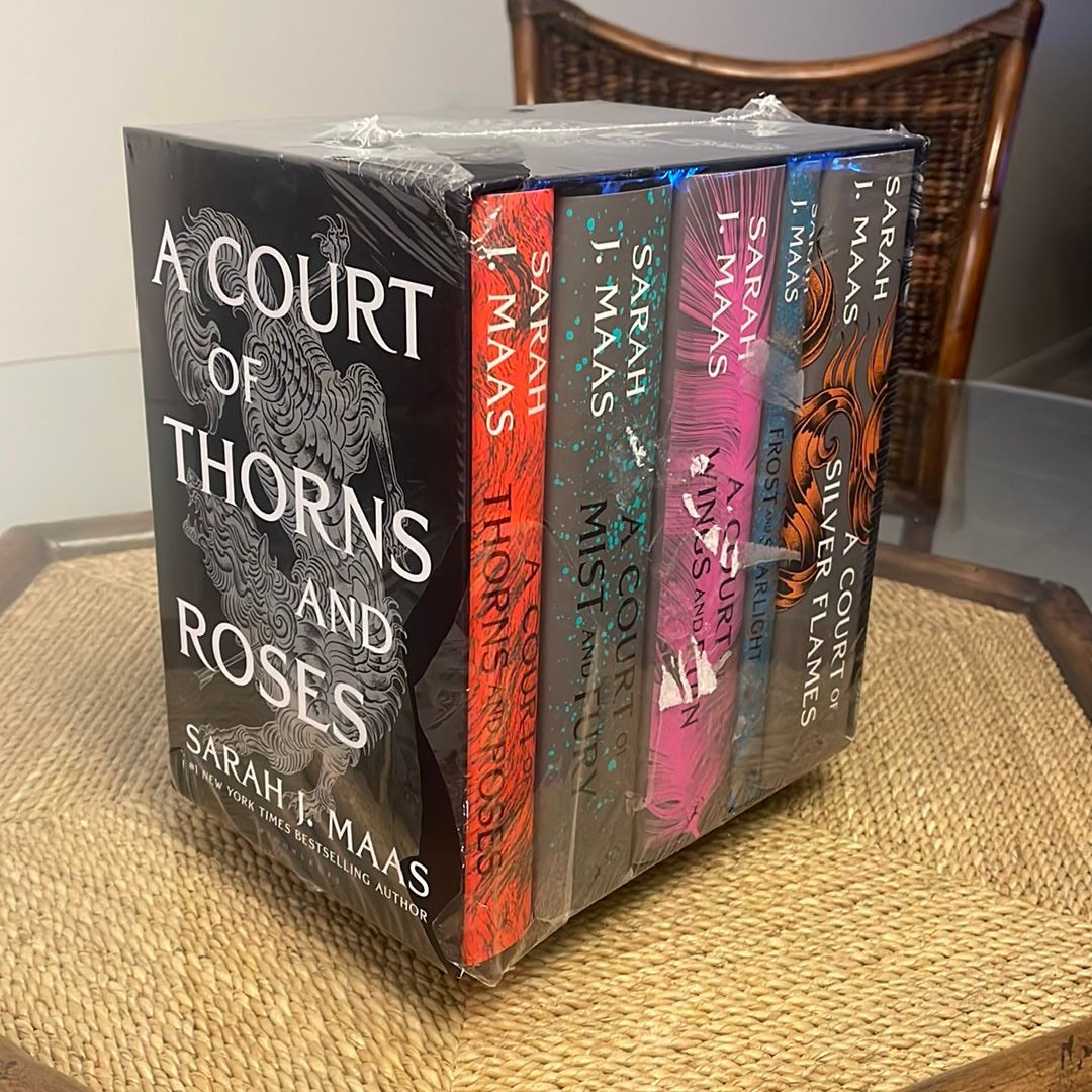 A Court of Thorns and Roses Hardcover Box Set