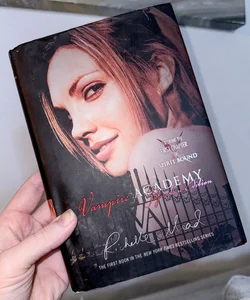 Vampire Academy *Signature Edition*
