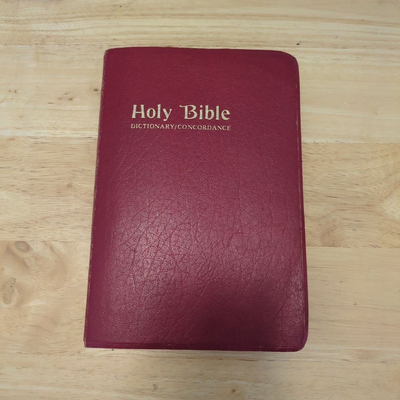 Holy Bible Dictionary Concordance Red Letter Edition King James Version 