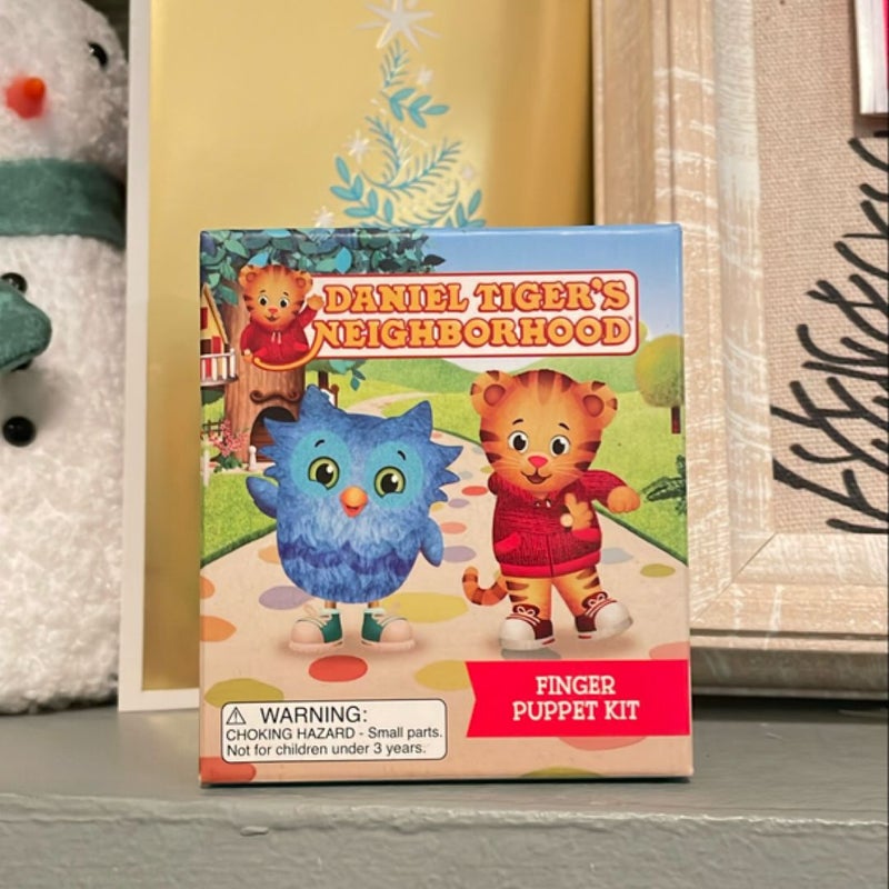 Daniel Tiger's Neighborhood Finger Puppet Kit